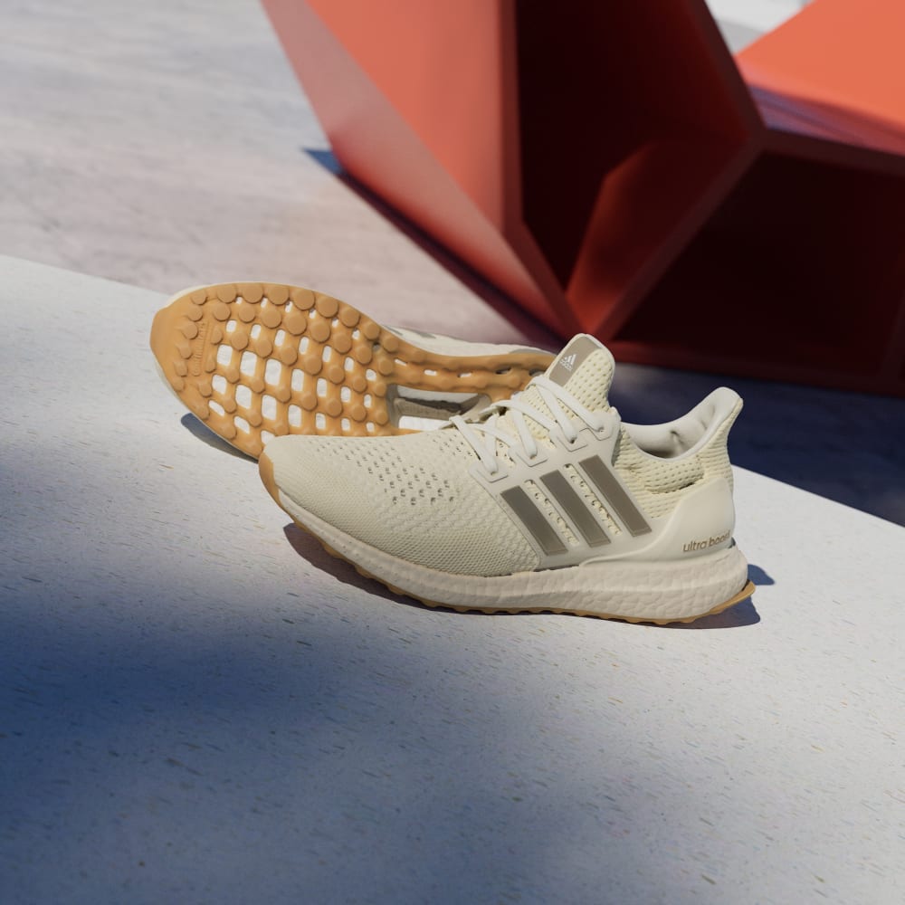 Кроссовки Adidas ULTRABOOST 1.0 SHOES, цвет Off White/Cyber Metallic/Warm Vanilla — фото 3