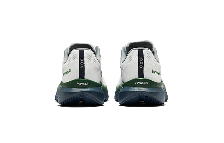 Кроссовки мужские Kinvara 15 с низким верхом, белые/серые Saucony — фото 4