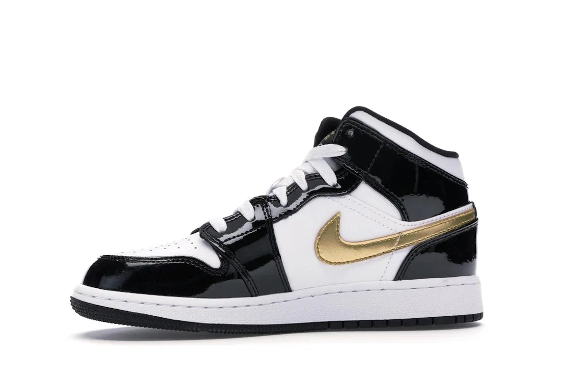 Детские кроссовки с патентованной кожей Jordan 1 Mid Jordan, Black/White-Metallic Gold — фото 3