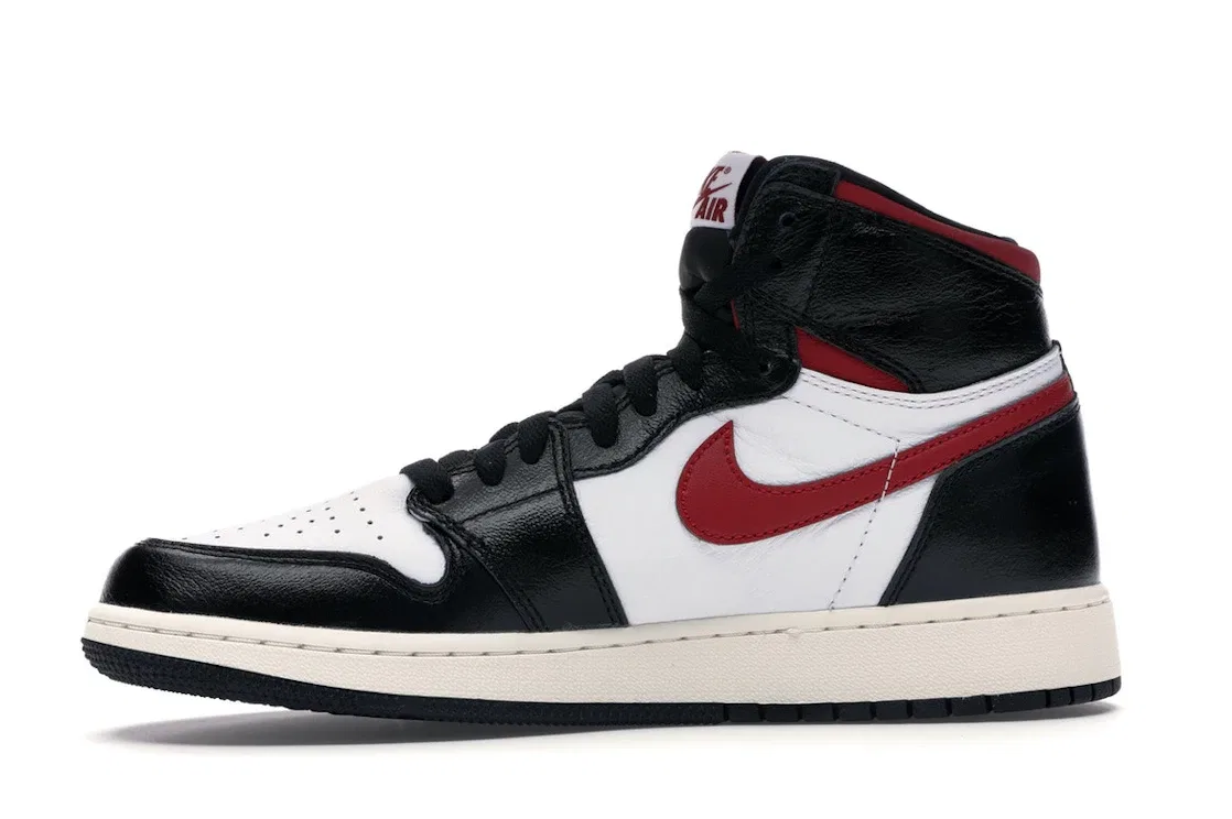 Детские кроссовки Lifestyle с высоким верхом Jordan 1 Retro High Jordan, Black/Gym Red-White-Sail — фото 3