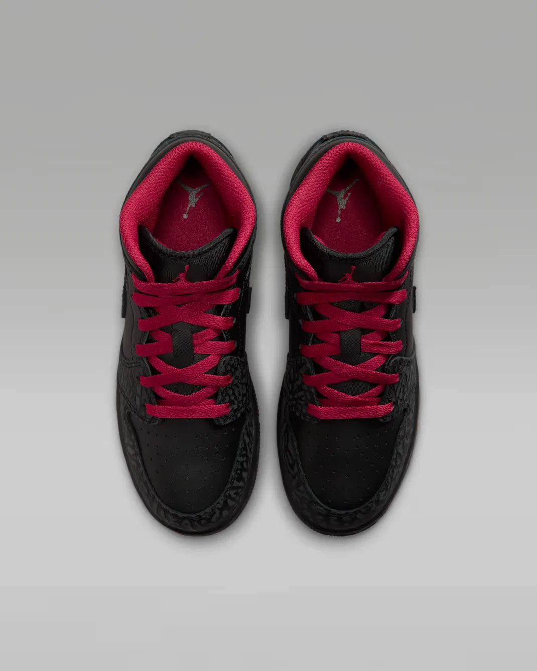 Кроссовки для детей постарше Air Jordan 1 Mid SE, Black/Black/Tough Red — фото 4