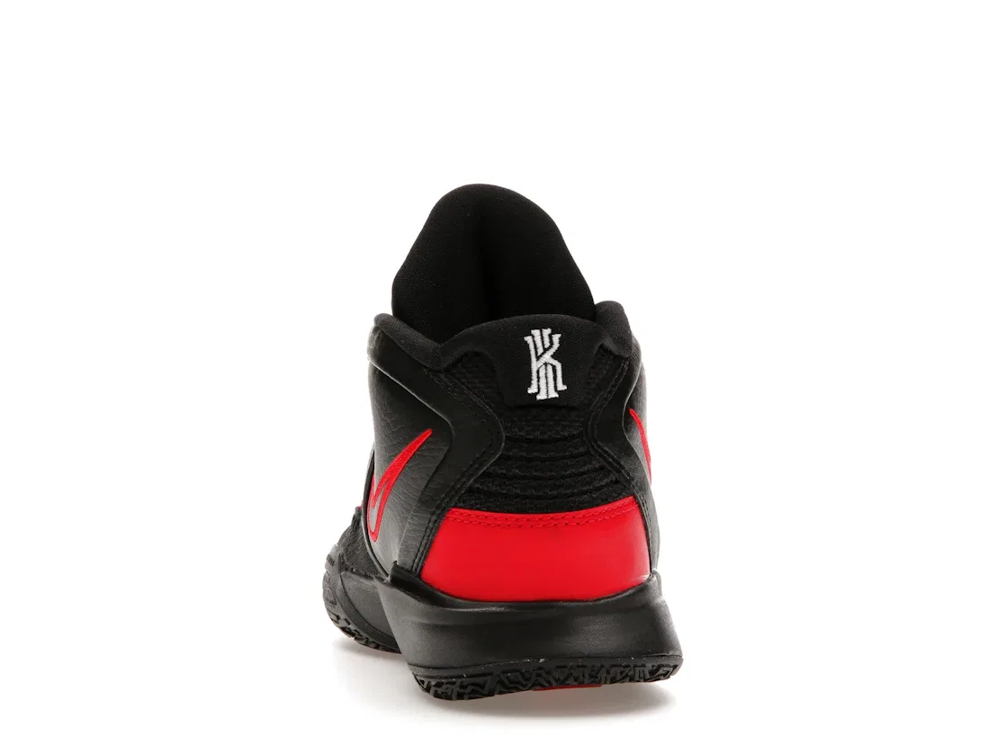 Детские кроссовки для баскетбола Nike Kyrie Infinity Nike, Black/University Red/Dark Smoke Grey — фото 4