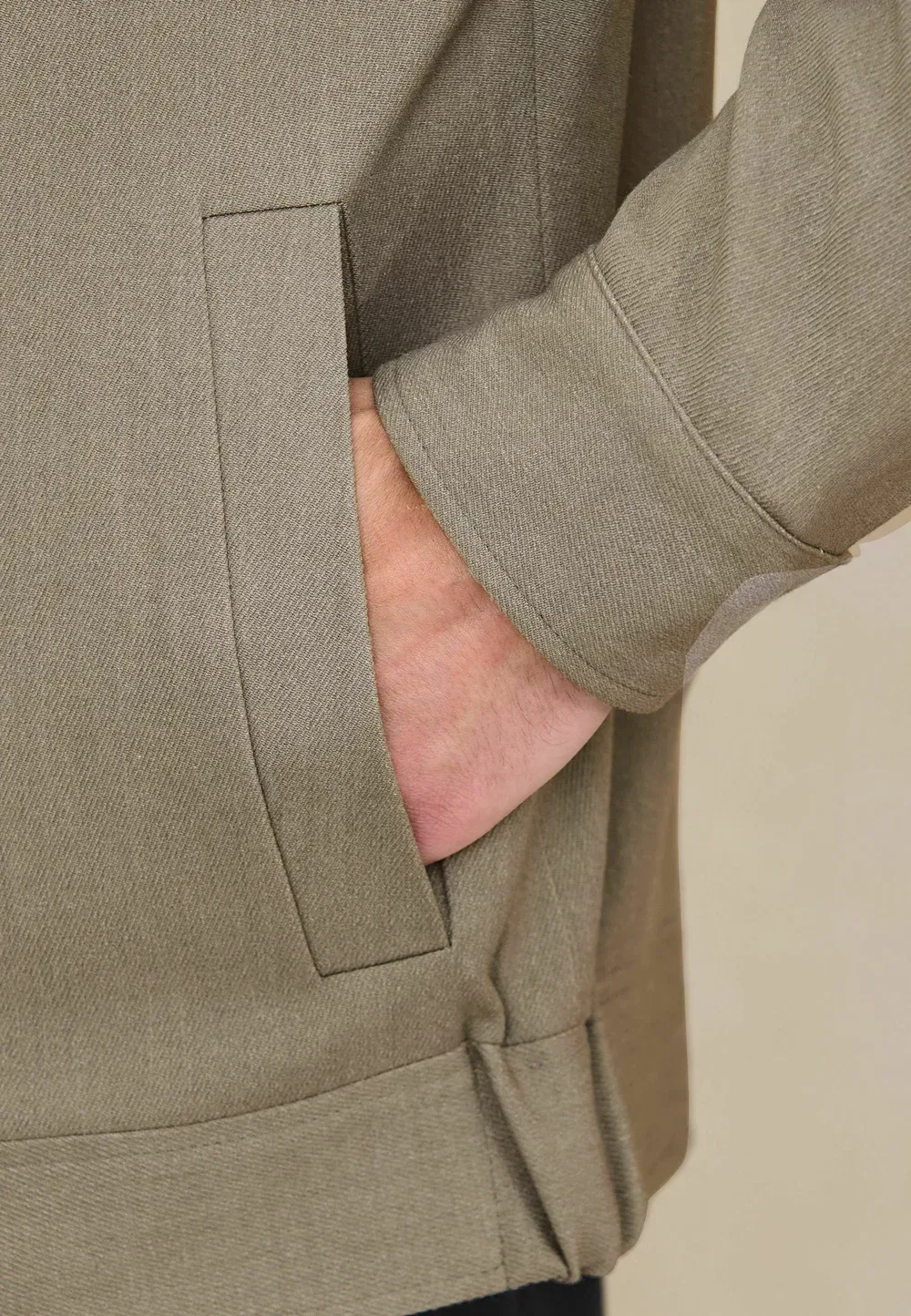 Куртка прямого кроя - модель motionflex smart twill zip shacket - легкая куртка Next, Stone — фото 2
