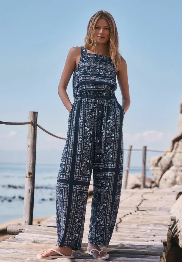 Комбинезон принтованный Tall fit - square neck barrel leg jumpsuit Next Ecru Bandana Print, бежевый — фото 2