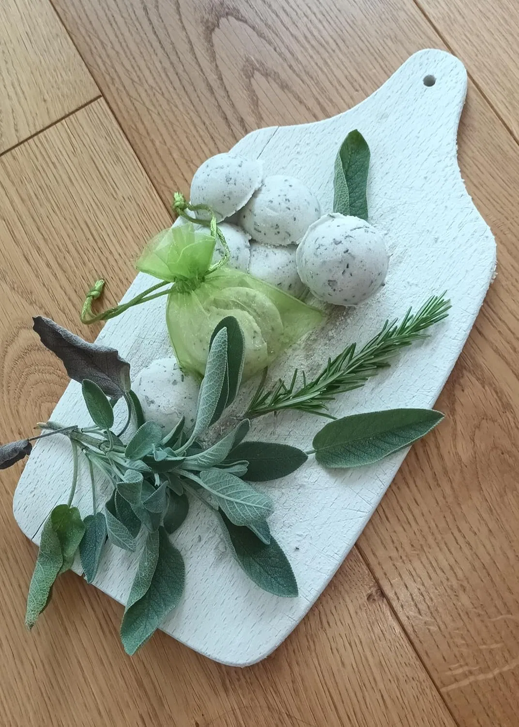 Набор для создания бомбочек для ванны Herb Bath in the Forest, SpiritNatura, органические ингредиенты с эвкалиптом, розмарином и шалфеем — фото 3