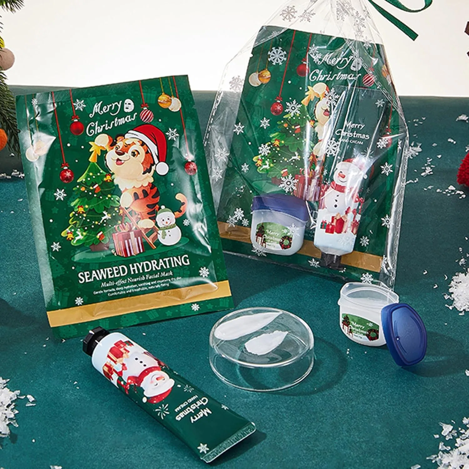 Набор для ухода за кожей, Christmas Skin Care Kit, Generisch, 3 предмета: крем для рук 30 г, бальзам для губ 7 г, маска для лица 25 мл — фото 3