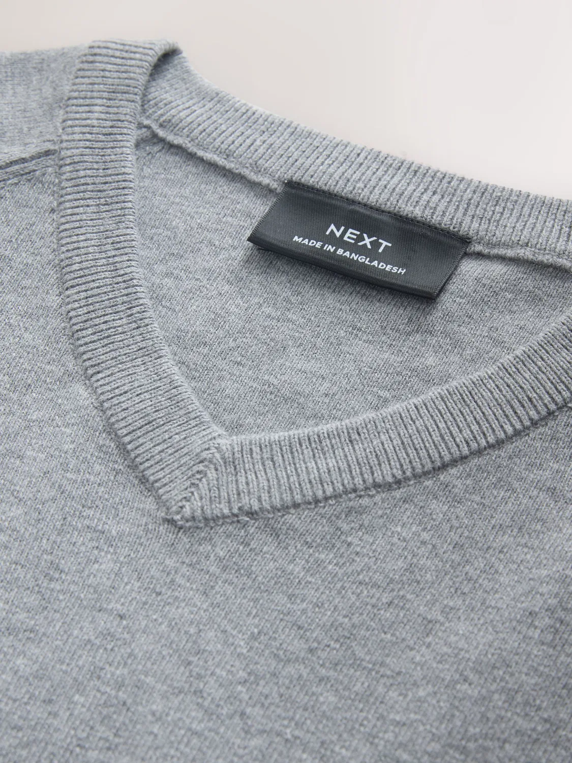 Джемпер школьный с V-образным вырезом Knitted V-Neck School Jumper Next, Light Grey — фото 3
