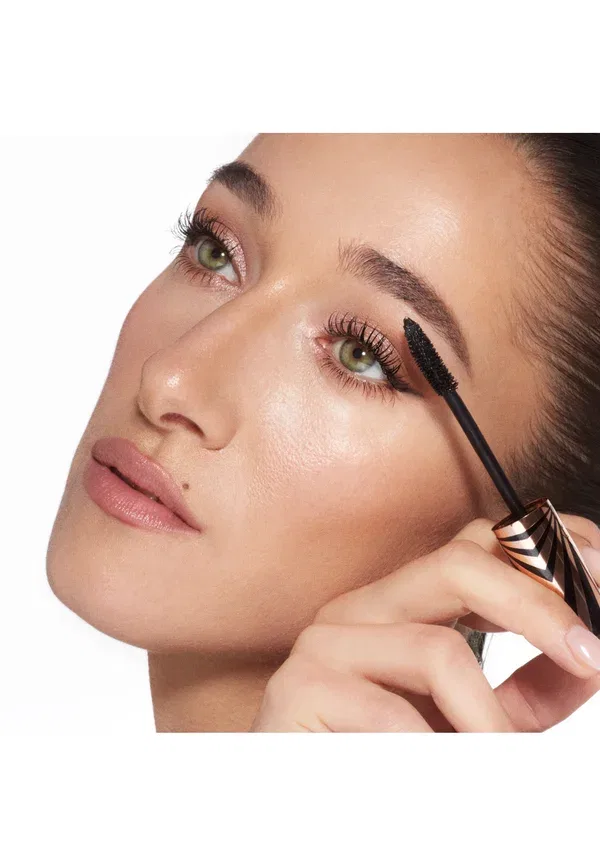 Карандаши для теней Exagger-eyes - тени для век 1.6 г Charlotte Tilbury, цвет 5 mink sculpt — фото 4