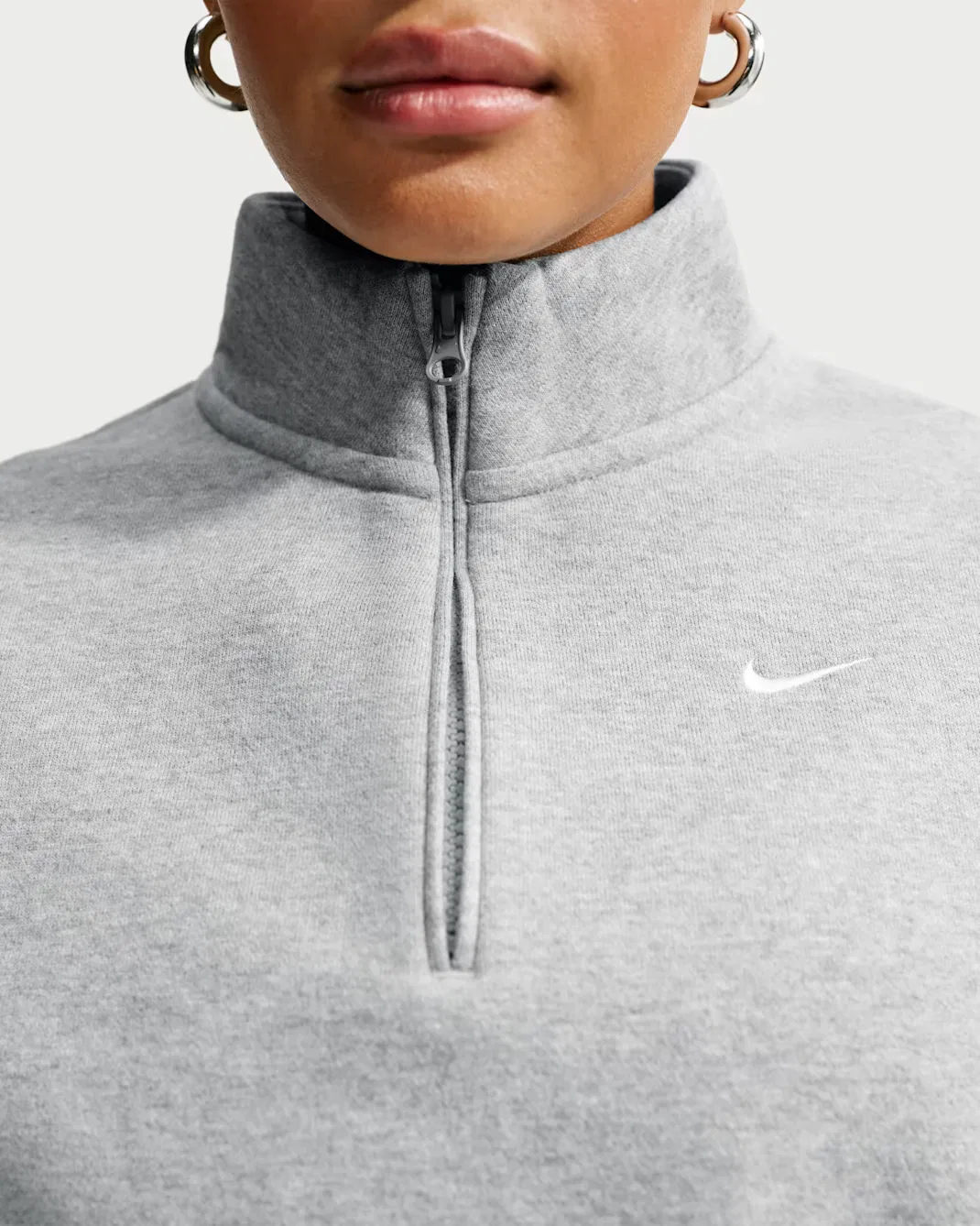 Женский укороченный топ свободного кроя с молнией на четверть длины Nike Studio Fleece Medium Weight, Dark Grey Heather/Sail — фото 3