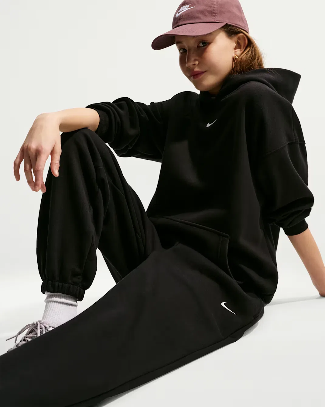 Свободные брюки для девочек Nike Sportswear Studio Fleece, Black/White — фото 4