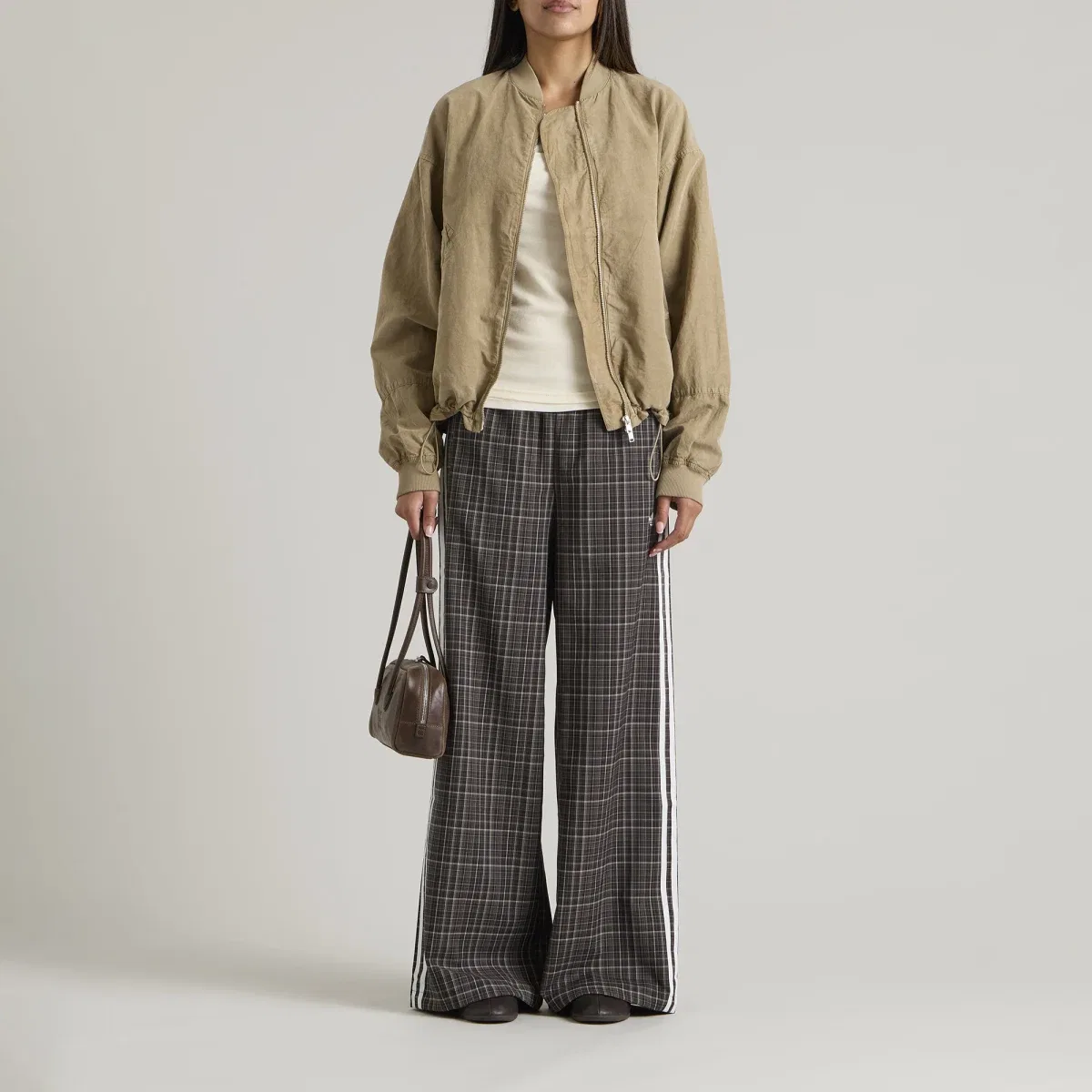 Спортивные брюки с широкой штаниной Check Track Pant Adidas, Night Brown — фото 4
