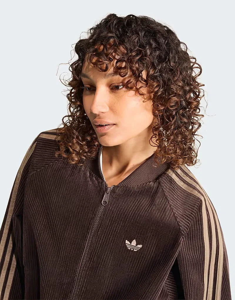 Спортивная куртка Adidas Originals Corduroy sst oversized в цвете Aurora Coffee/Khaki Six — фото 2