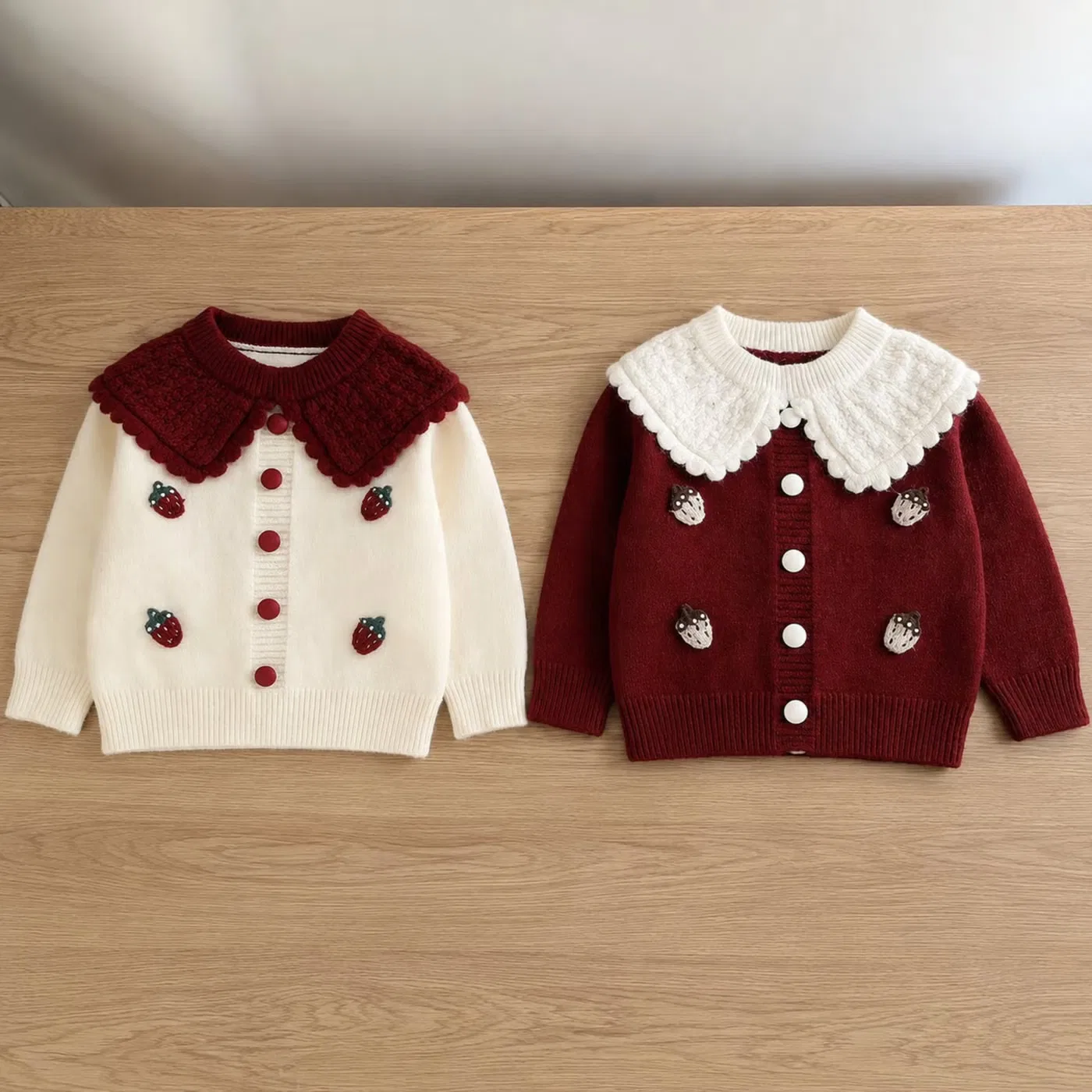 Кардиган детский вязаный с клубничным принтом Bloomknit, айвори