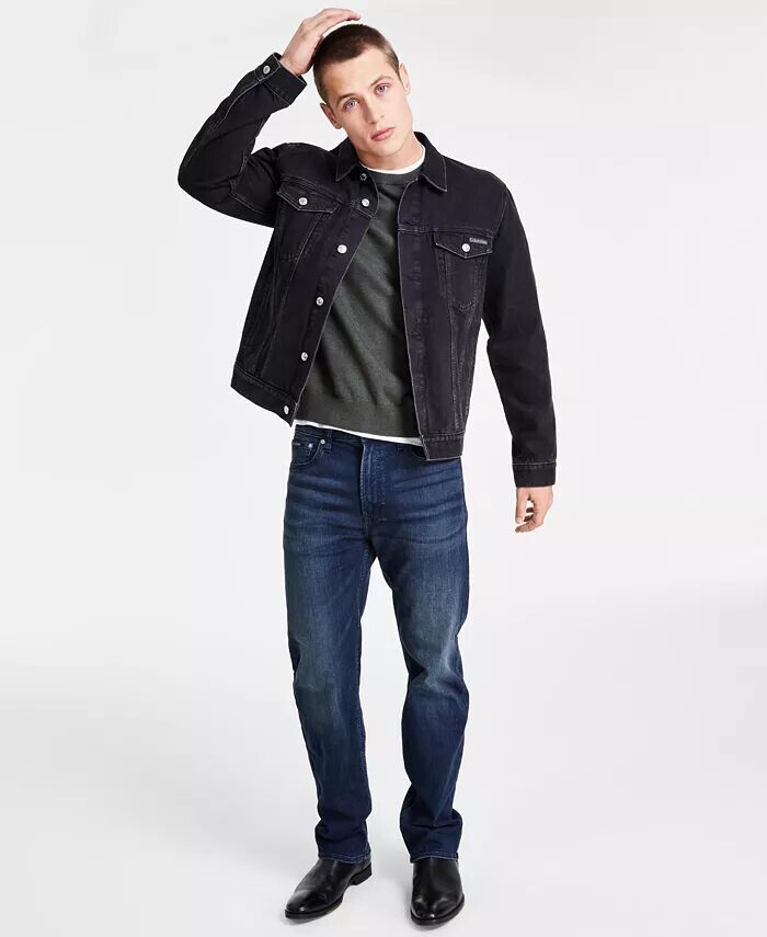 

Мужская куртка Trucker, свитер с логотипом Monogram, однотонная футболка и стандартные эластичные джинсы прямого кроя Calvin Klein, синий