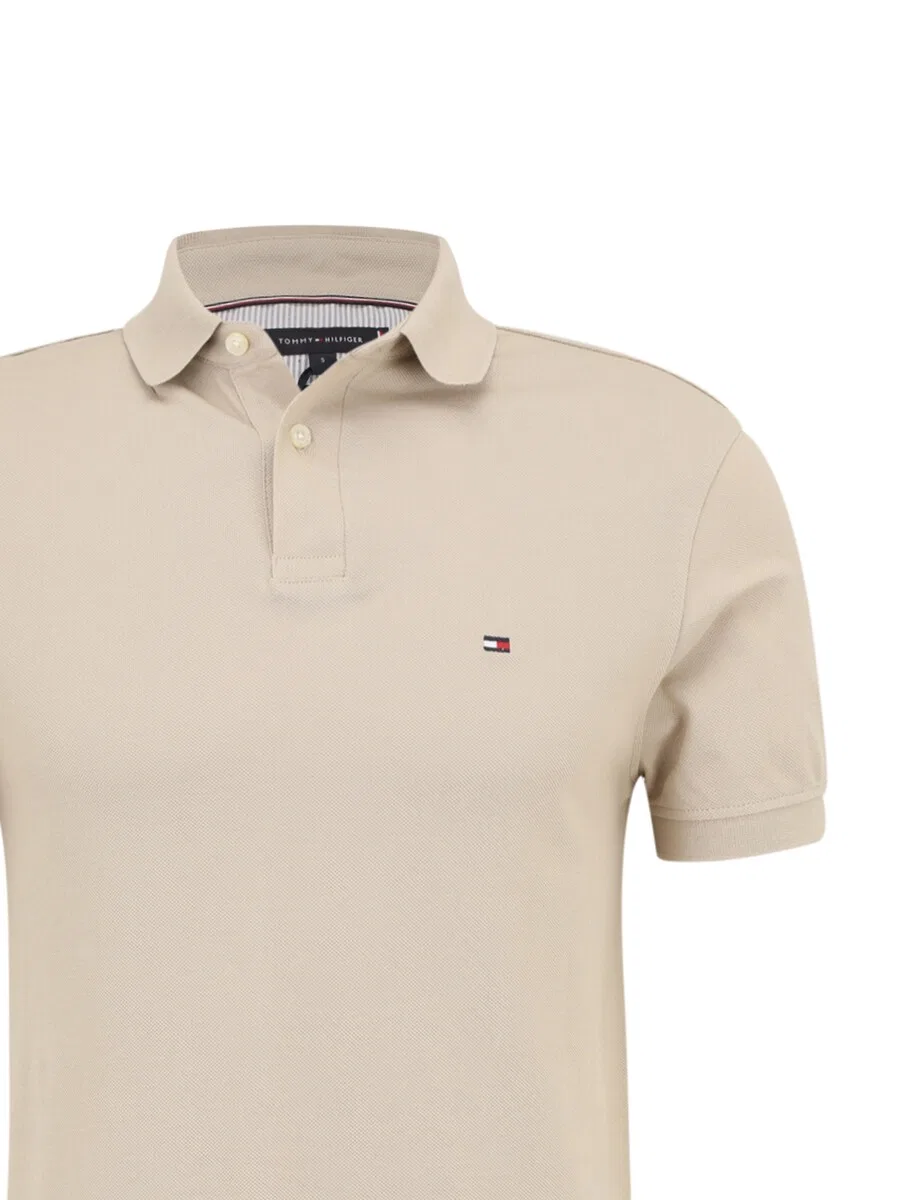 Рубашка TOMMY HILFIGER 'CORE 1985 REGULAR POLO' цвета хаки — фото 3