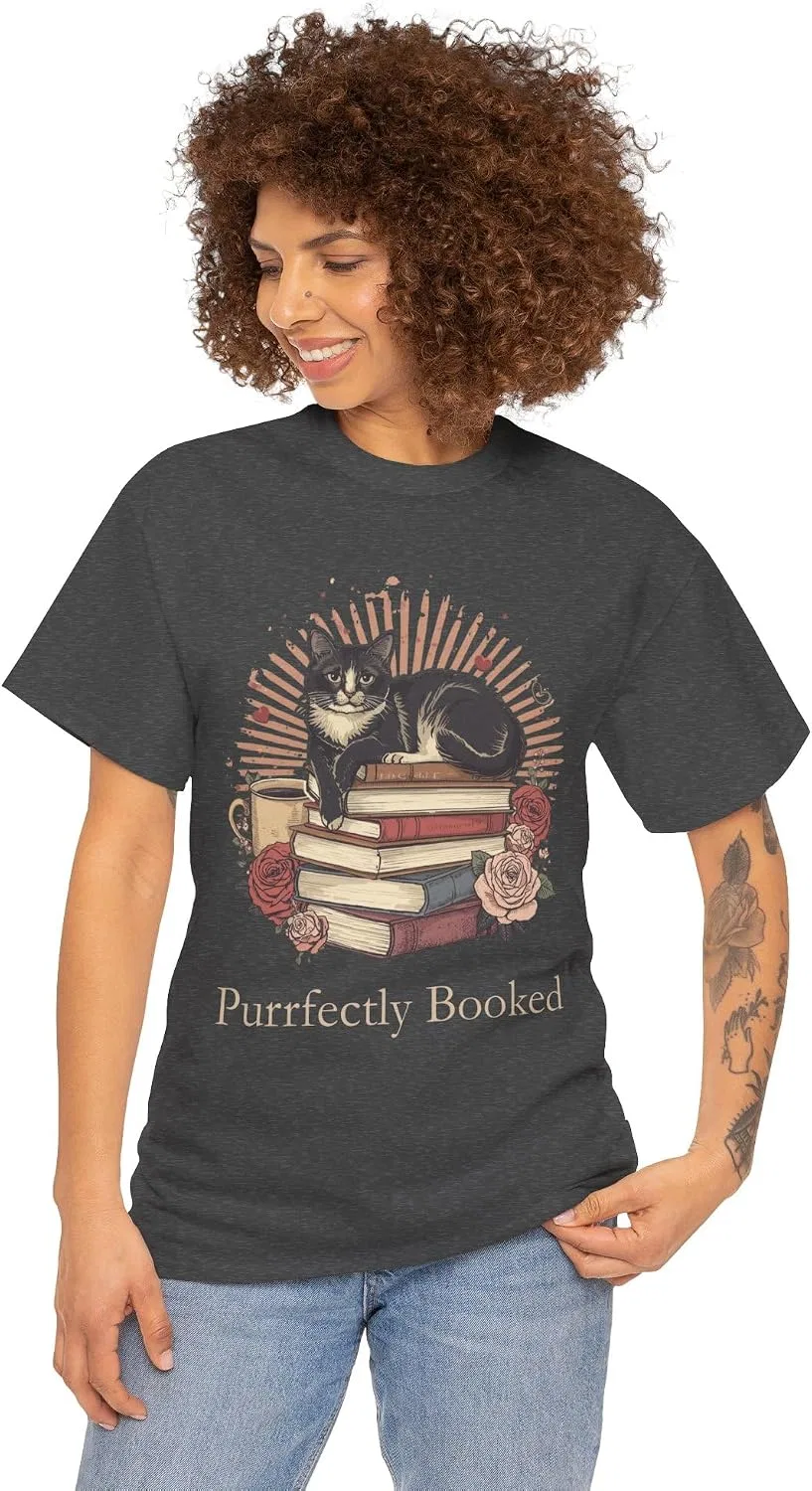 Женская футболка с принтом Purrfectly Booked Cat Stack of Books, тёмно-серый меланж — фото 2