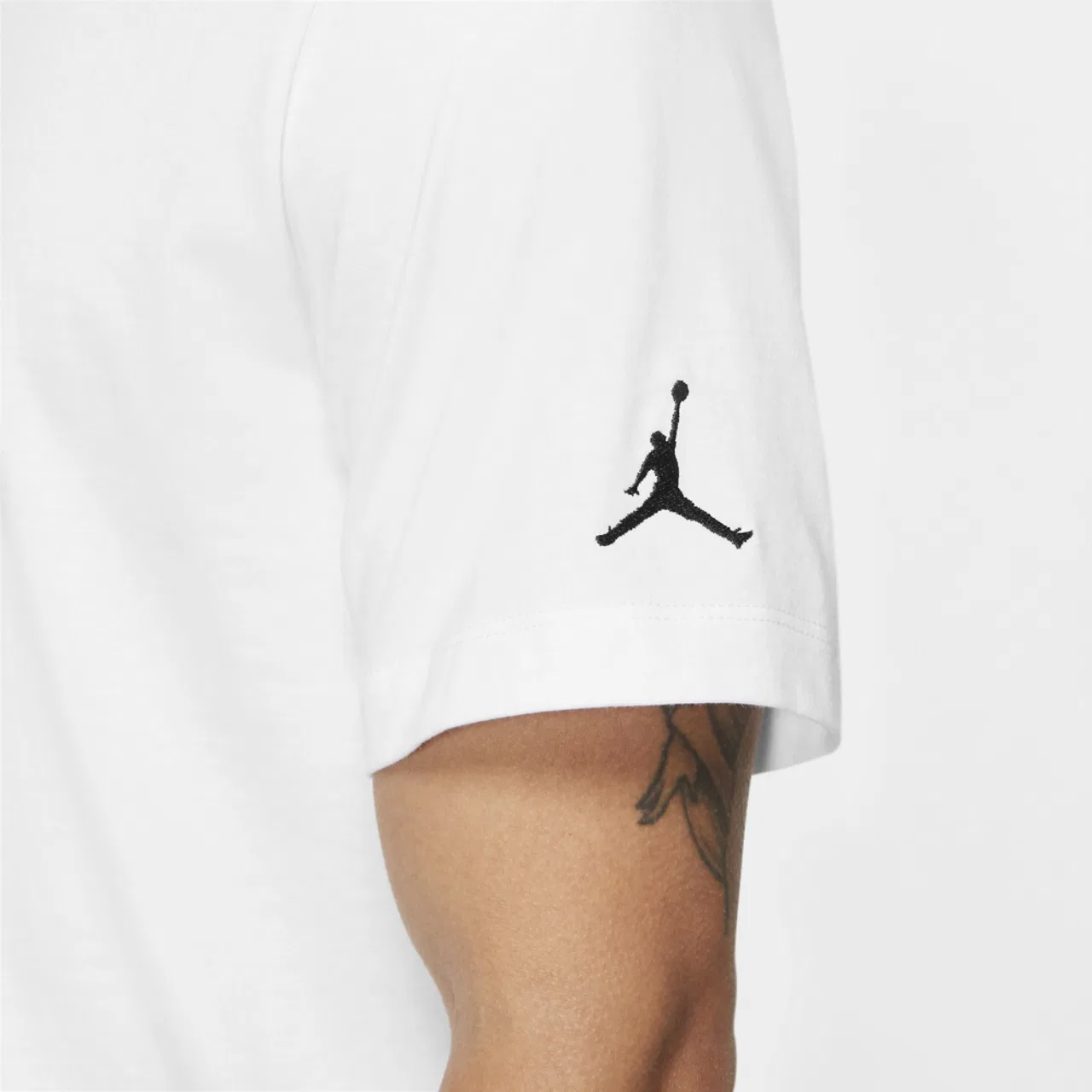 Мужская футболка Embossed Air Jordan, белый/черный — фото 4