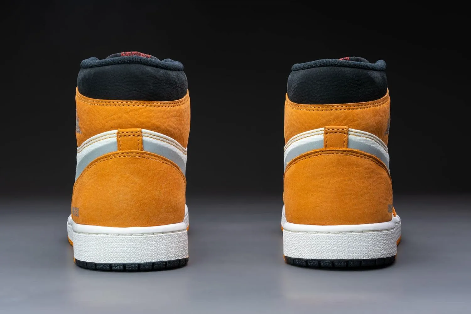 

Мужские кроссовки Jordan Nike, красный