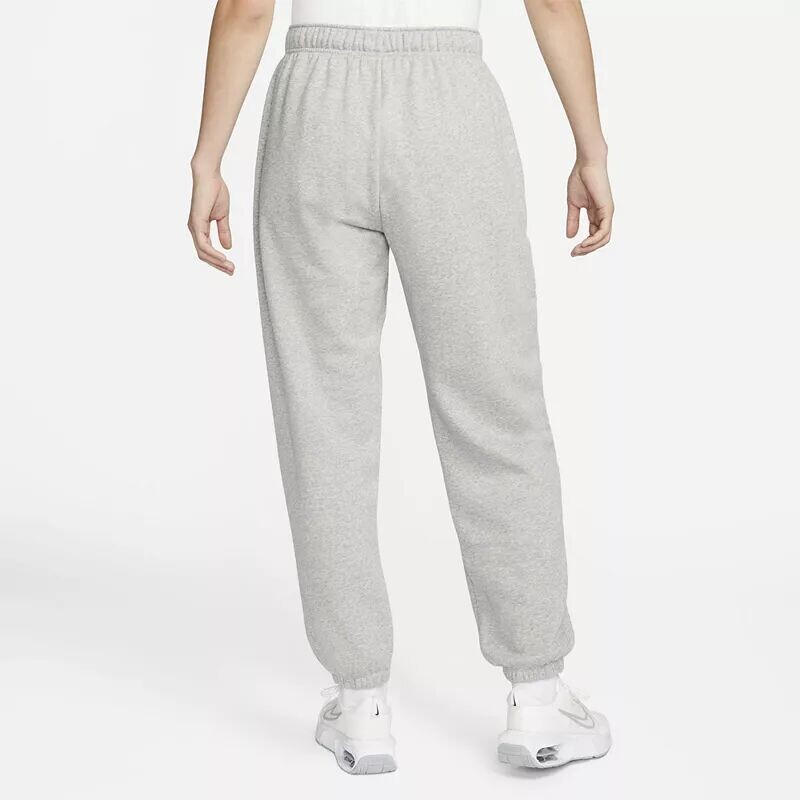 Женские флисовые спортивные штаны большого размера со средней посадкой Nike Sportswear Club — фото 4