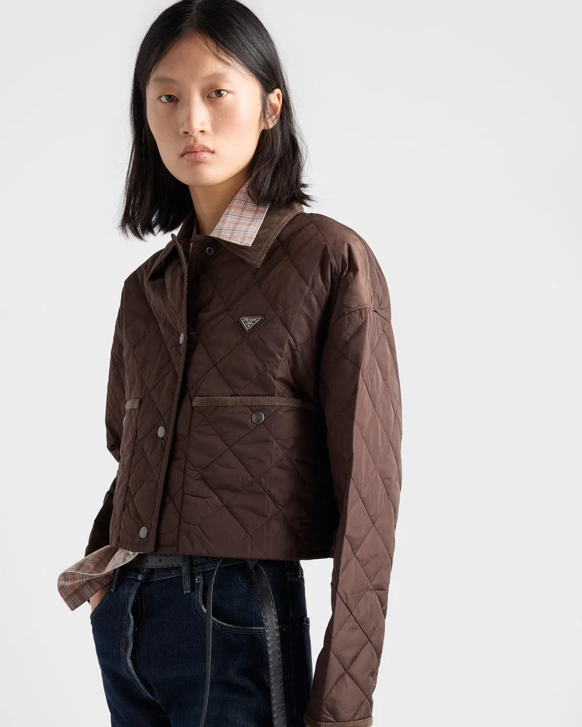 Укороченная куртка-блузон из Re-Nylon Prada, коричневый — фото 4