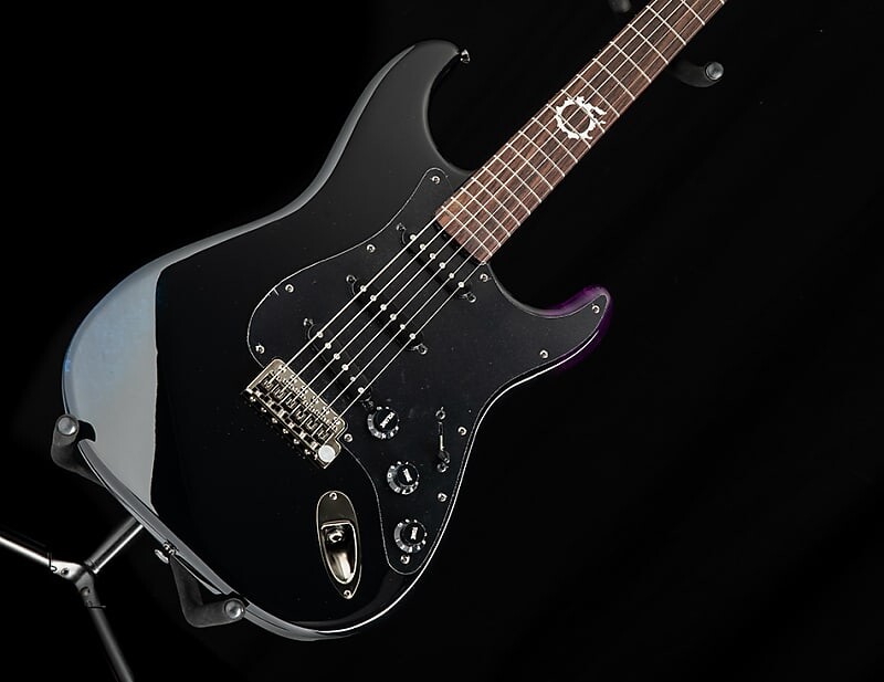 

Стратокастер Fender MIJ Final Fantasy XIV MIJ Final Fantasy XIV Stratocaster