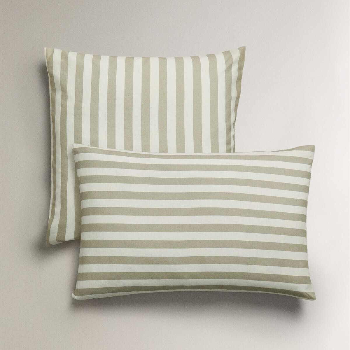 

Наволочка Zara Home Striped Cotton Linen, экрю/зеленый