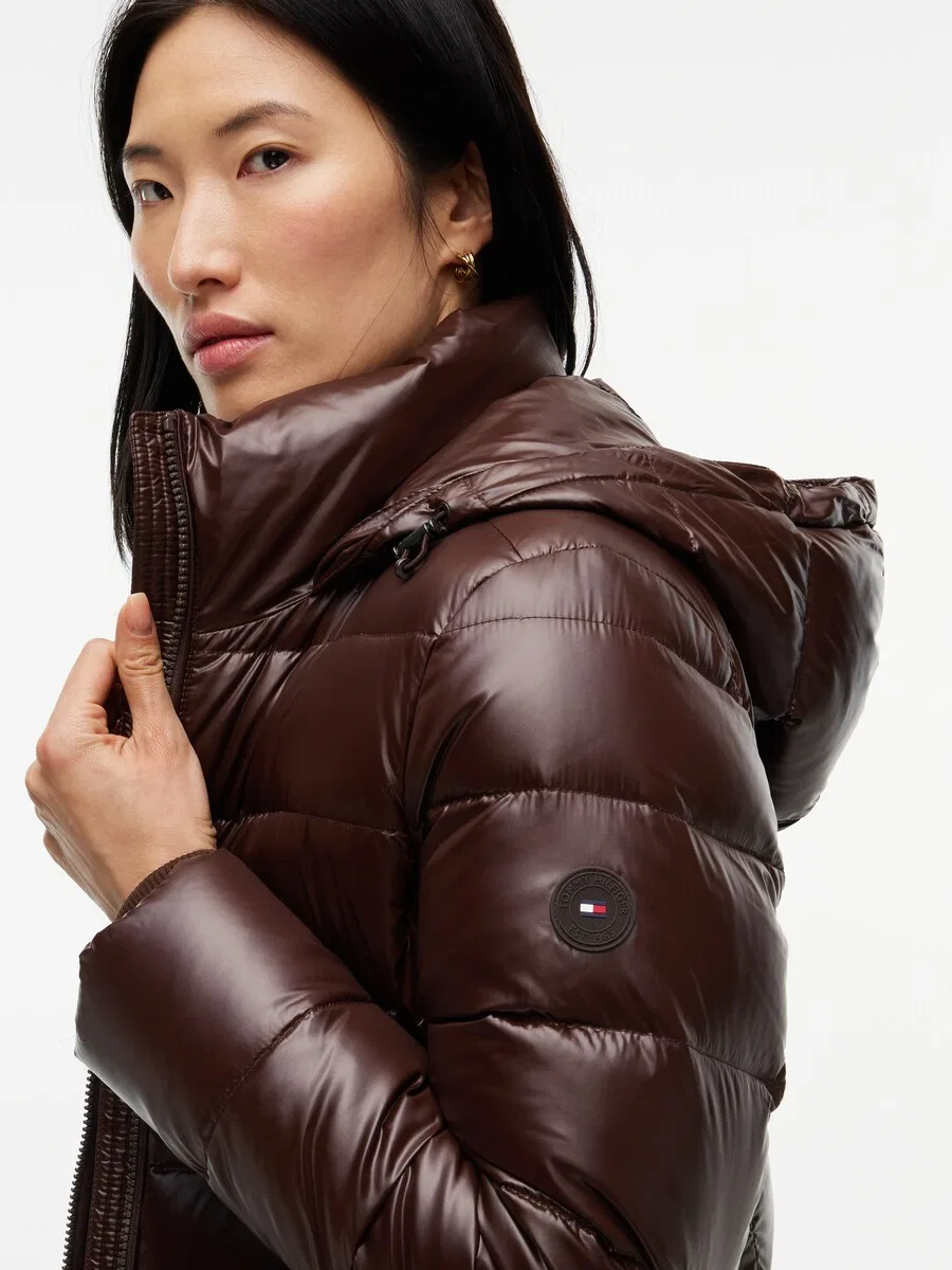 Зимняя куртка TOMMY HILFIGER 'GLOSS' шоколадного цвета — фото 3