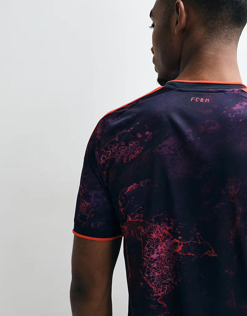 Футболка Adidas Football "Бавария Мюнхен" сезона 26/27, третья форма, фиолетового — фото 2