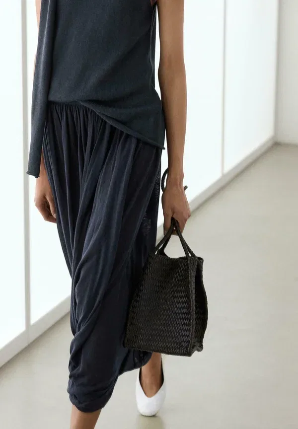 Юбка-баллон миди из трикотажа Draped balloon midi skirt Massimo Dutti, темно-синий — фото 4