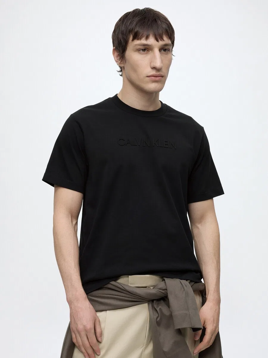 Футболка Calvin Klein 20S черного цвета — фото 4