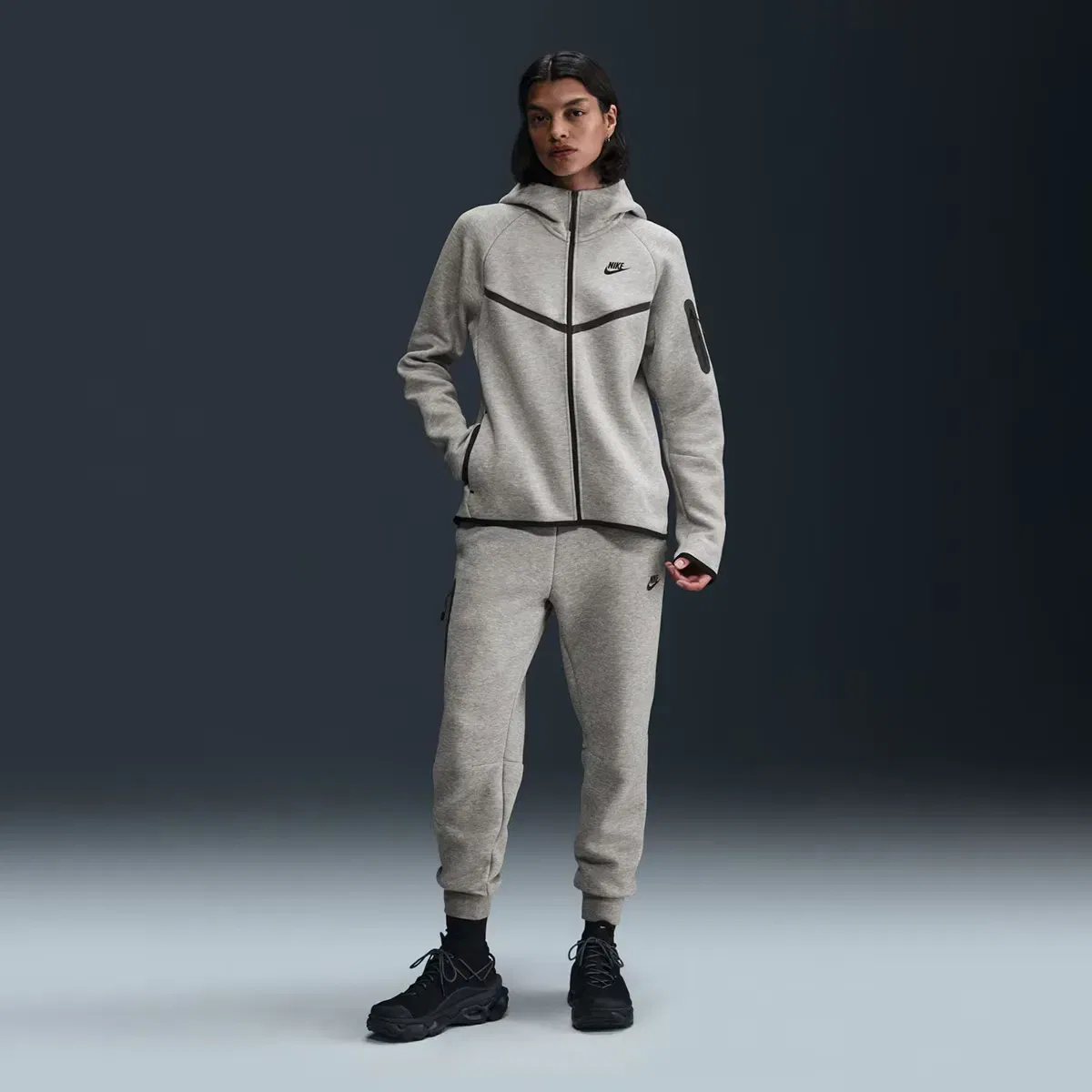Женская худи Nike W Tech Fleece Windrunner Fz Hdy 2, Gris — фото 4