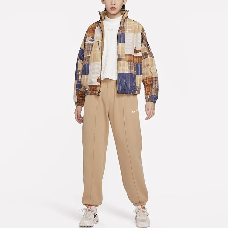 

Женская стеганая куртка Nike, цвет Brown Driftwood