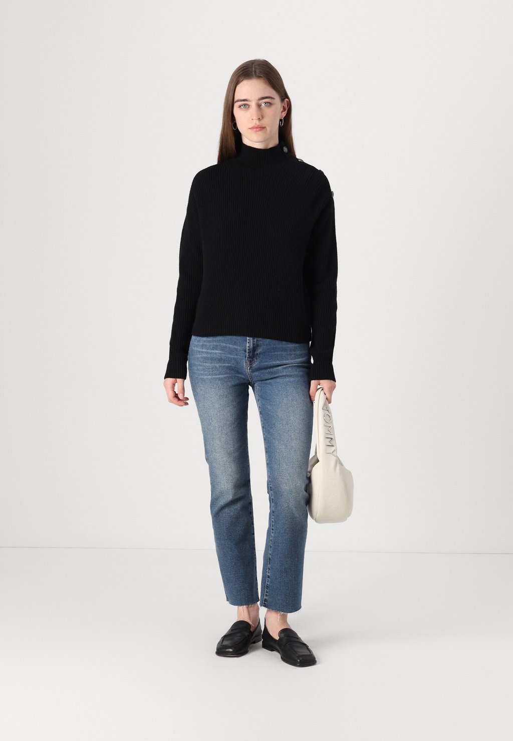 

Джемпер ZYLEE MOCK NECK Guess, черный