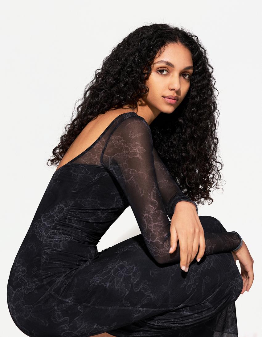 

Платье миди с принтом Bershka, серый