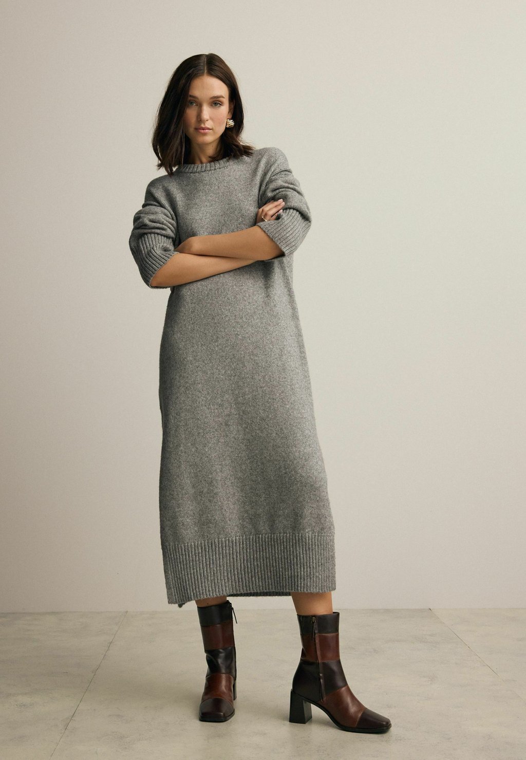 

Платье-джемпер RELAXED SOFT TOUCH CREW NECK MIDI Next, серый