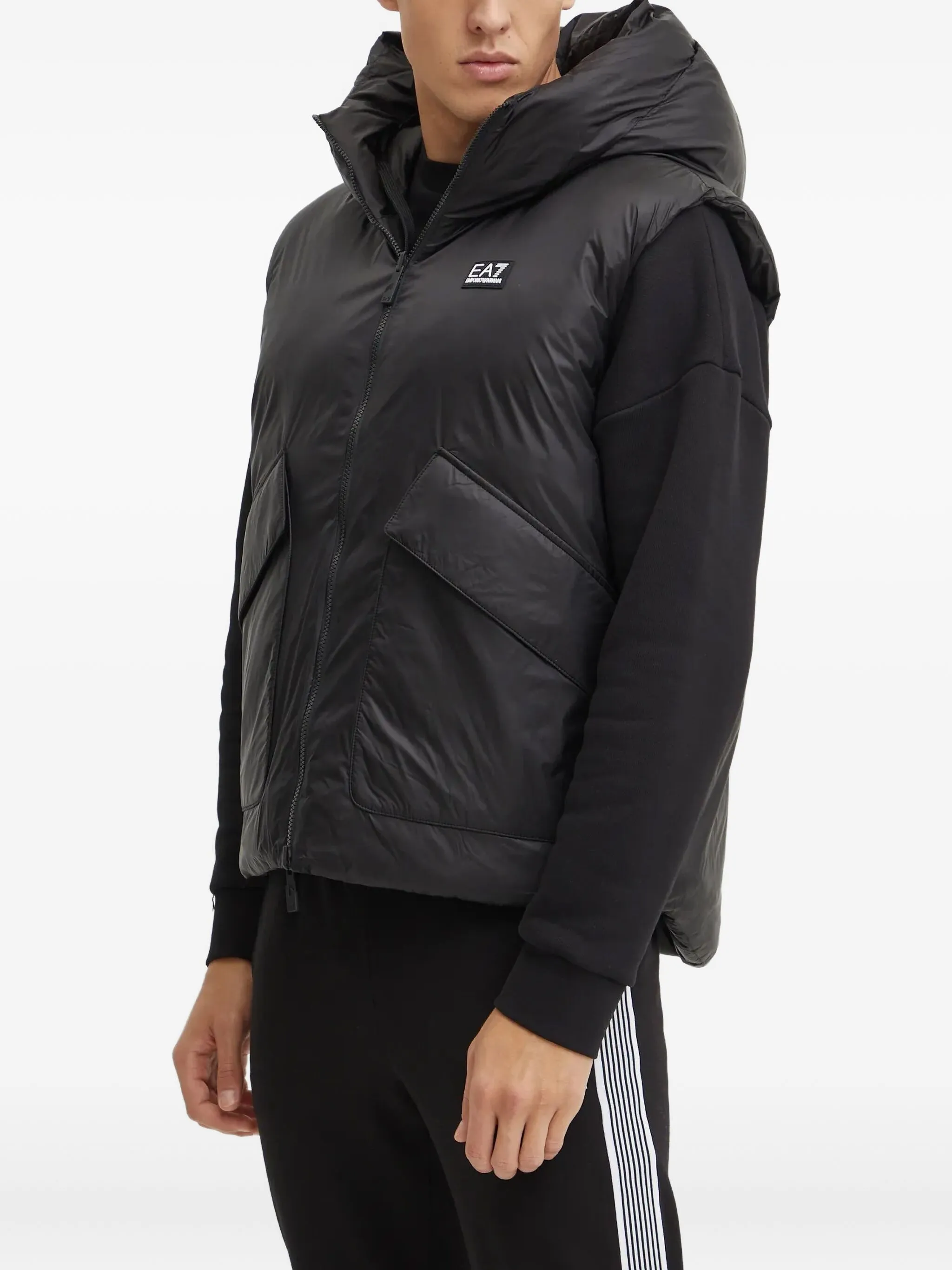 

Пуховик с капюшоном Ea7 Emporio Armani, черный