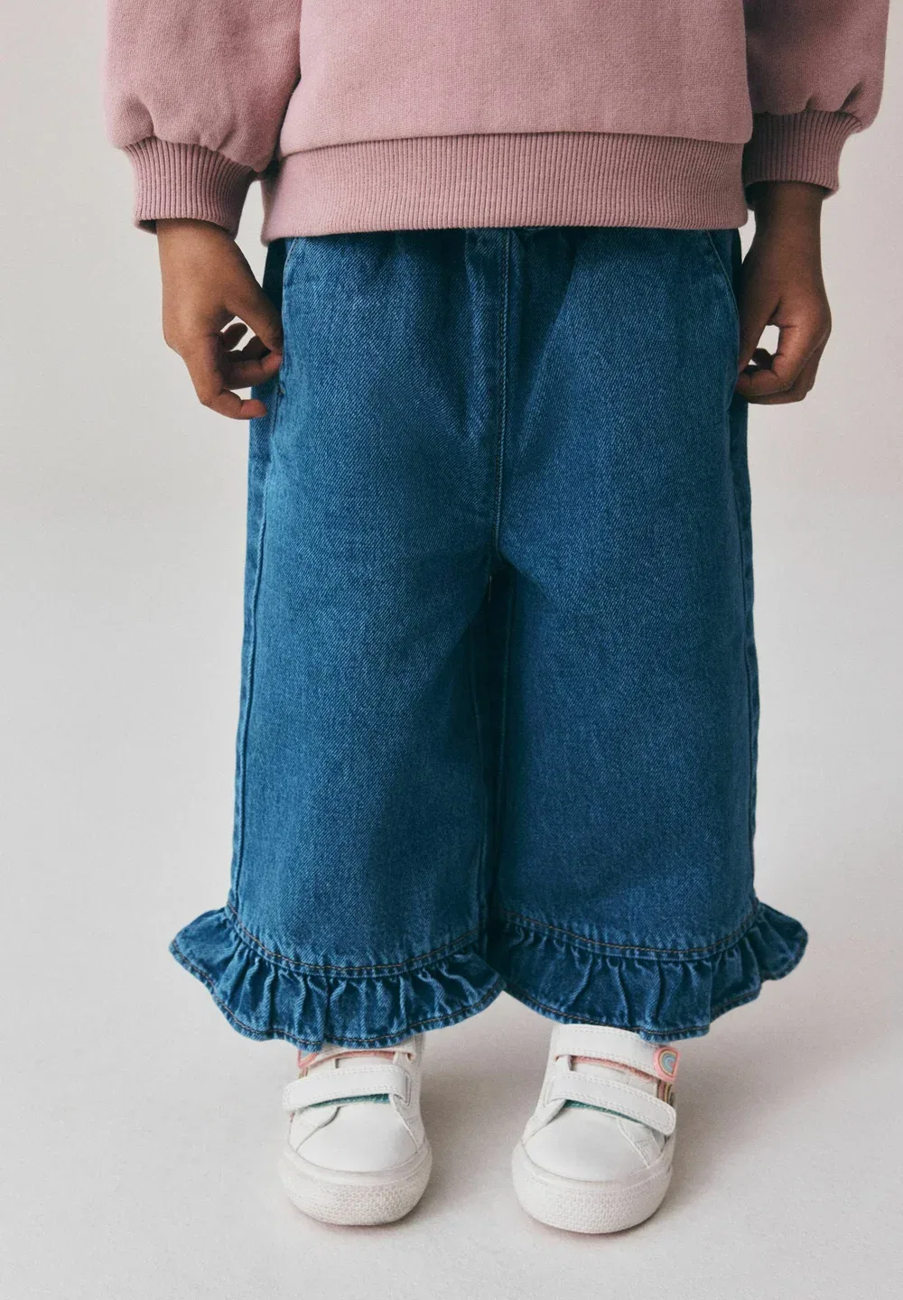 Джинсы прямого кроя с широкими штанинами. Джинсы-клеш Next, Denim Frill Hem