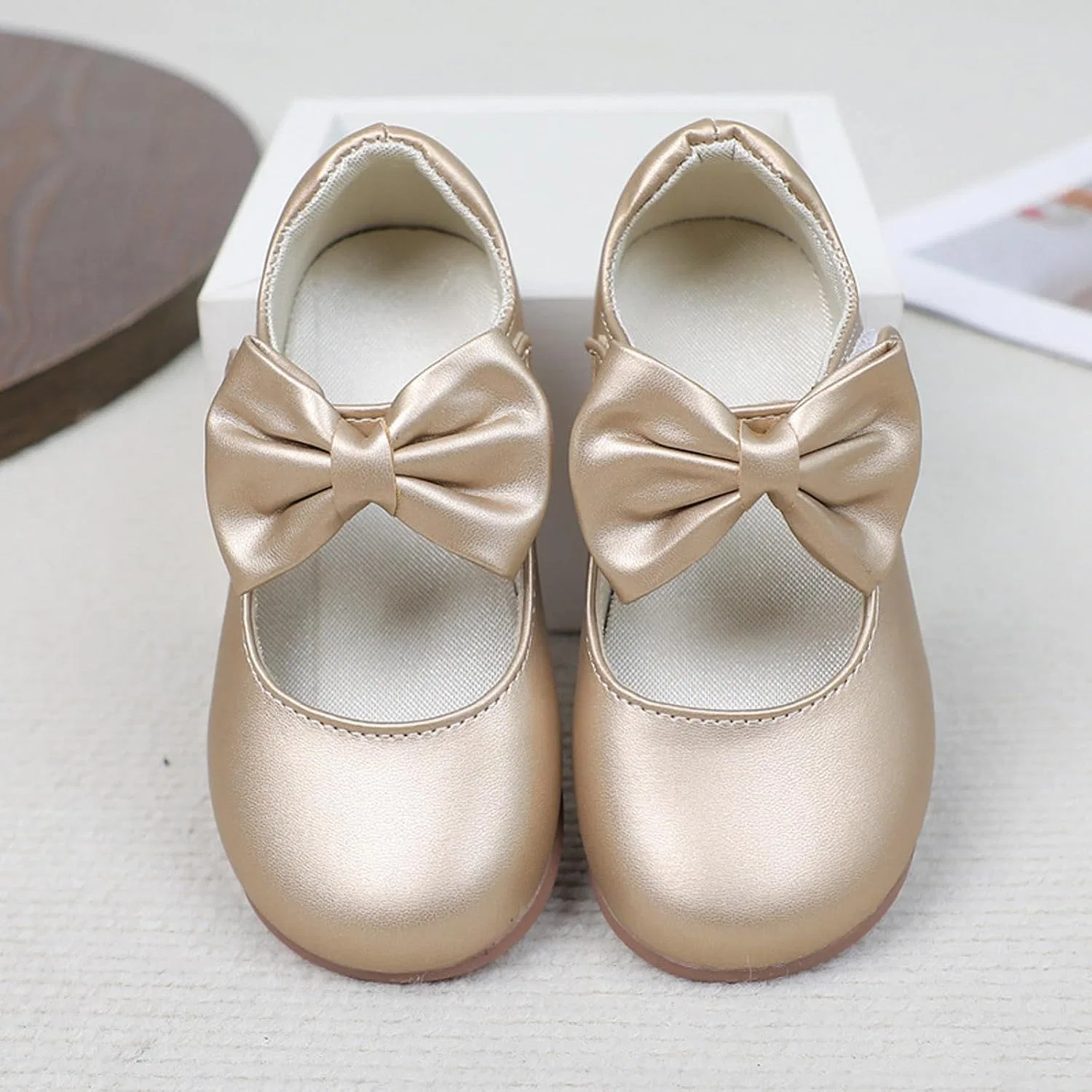 Детские балетки для девочек с бантом, модель Mary Jane Ballet Flats, Gold — фото 3