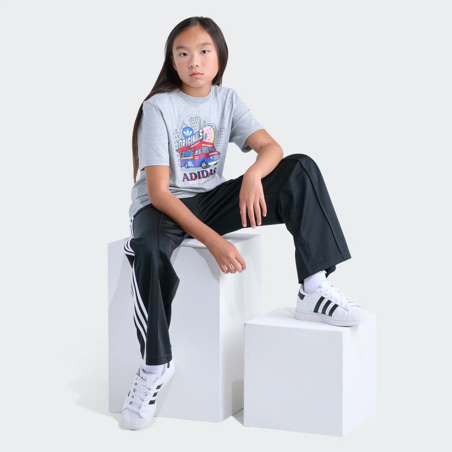 Детская футболка с принтом Street HTR Tee Adidas Originals, серый меланж — фото 4