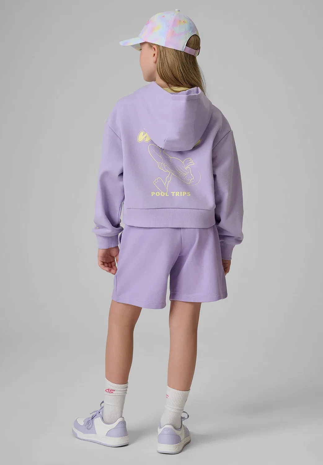 Spodenki dresowe dziewczęce - białe 122 (6-7 лат) - спортивные шорты 4F, Light Violet — фото 3