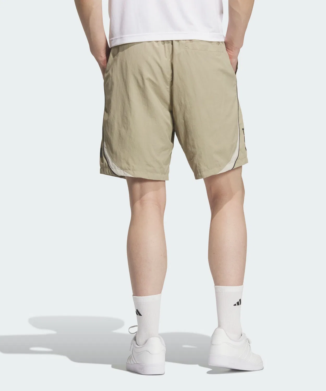 Мужские шорты свободного кроя из легкой ткани с моделью Brand Love, Adidas, Beige — фото 2