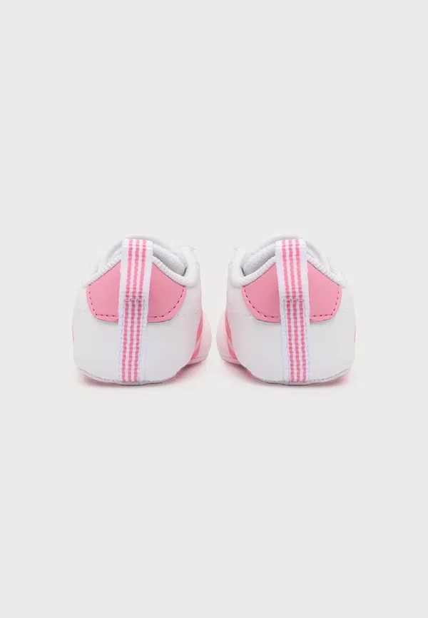 Детские туфли Grand Court Crib унисекс - первые туфли Adidas Performance, белый/розовый — фото 3
