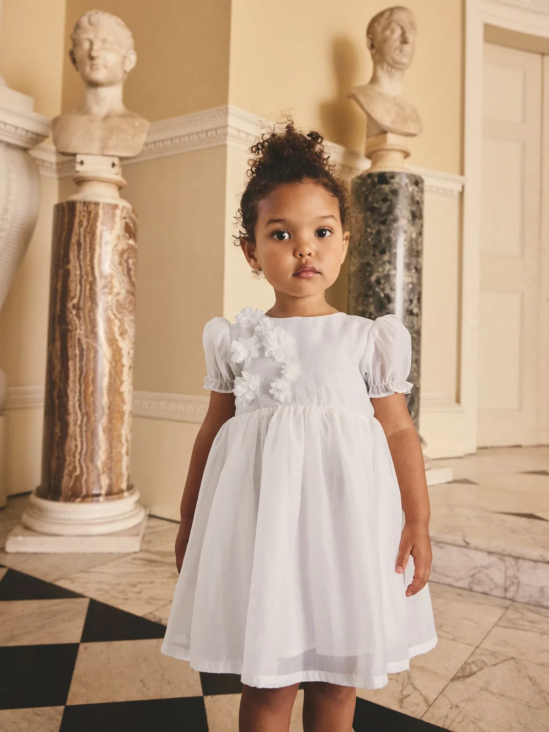 Платье с цветочной аппликацией White Flower Corsage Dress Next, белый