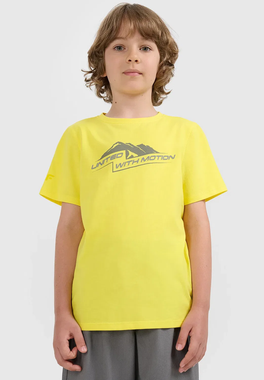 Футболка Regular z nadrukiem chłopięcy - biały 122 (6-7 лат) - футболка с принтом 4F, Yellow — фото 2