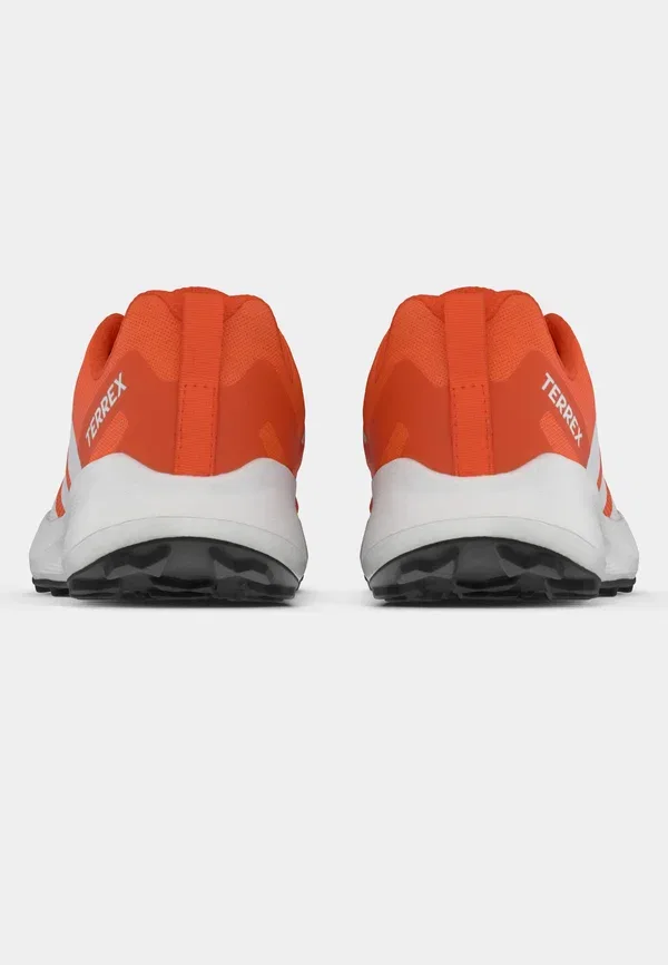 Кроссовки Agravic унисекс для бега по неровным поверхностям Adidas Terrex, белый/черный/оранжевый — фото 4