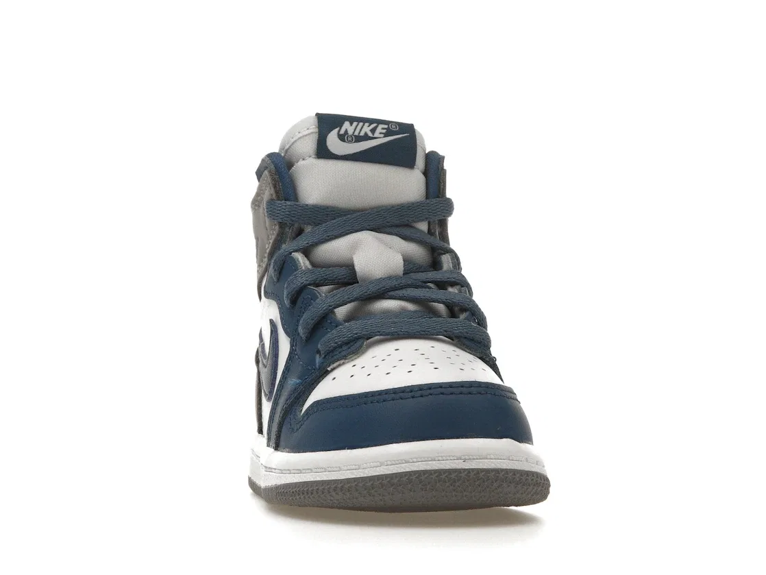 Детские кроссовки для мальчиков высокие с перфорированным носком Jordan 1 Retro High OG, True Blue/White/Cement Grey — фото 2