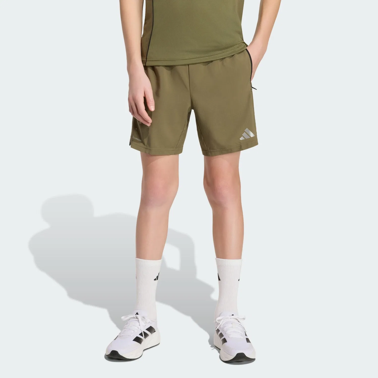 Спортивные шорты Adidas Sportswear свободного кроя в цвете Технологическая одежда, зеленый — фото 2