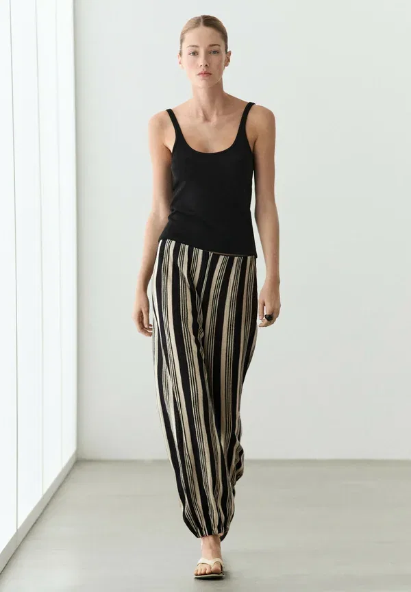 Топ из лиоцелла, хлопка и полиамида Massimo Dutti, черный — фото 3
