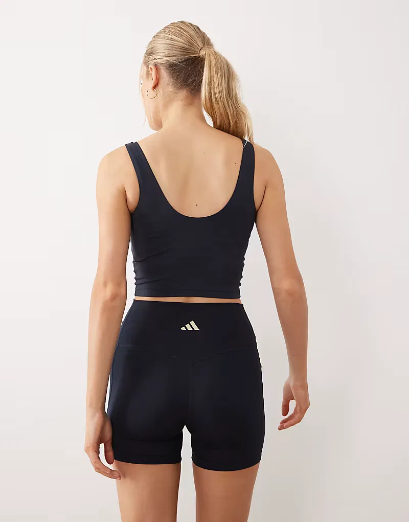 Майка Adidas Sportswear Three Stripes Studios в сине-кремовых тонах — фото 4