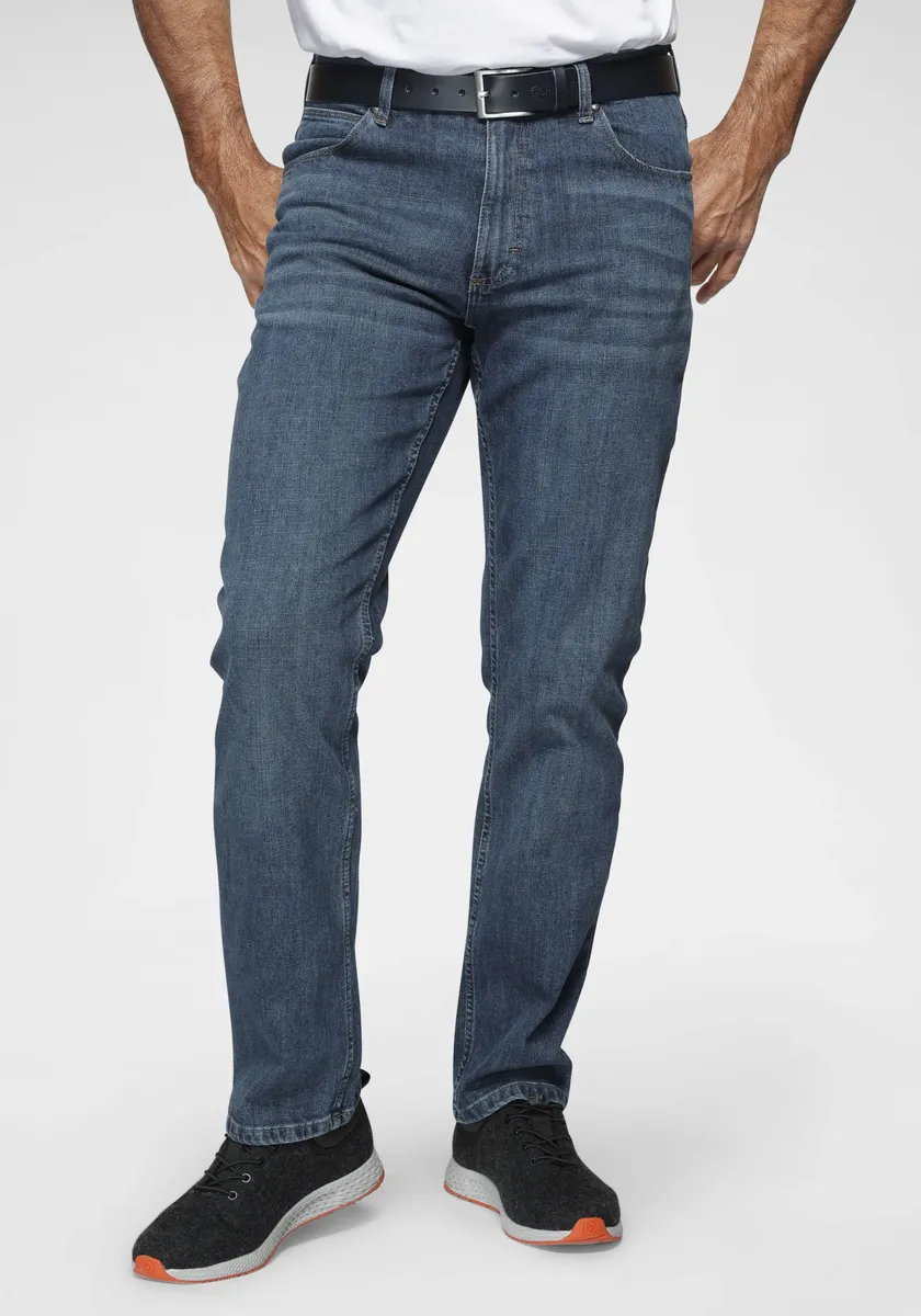 

Прямые джинсы Wrangler "Authentic Straight", синий